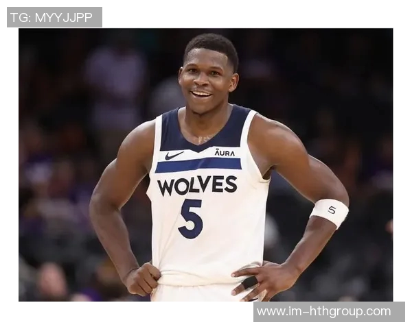 爱德华兹半场表现出色11投5中三分球命中率提升助力球队拿下17分4板1助